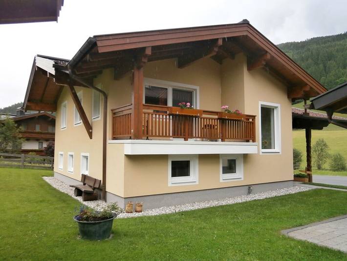 Ferienhaus in Kleinarl mit Schwimmbecken in Kleinarl, Ski Amadé