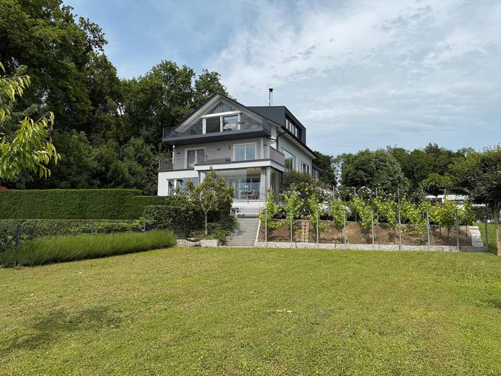 Ferienwohnung für 2 Personen, mit Balkon und Sauna sowie Seeblick in Friedrichshafen