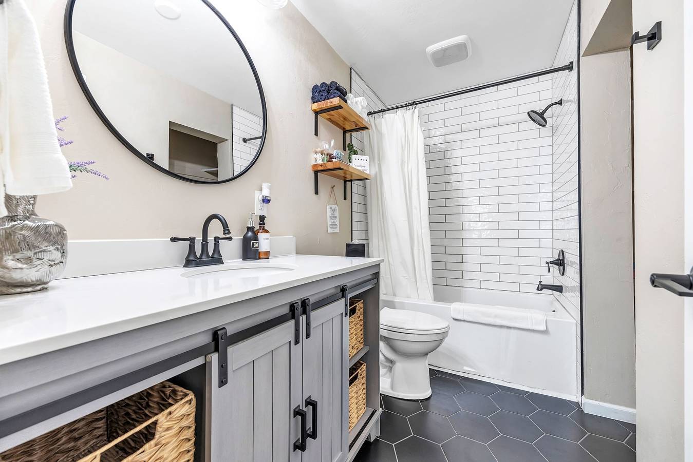 Appartamento intero, Newly renovated - walking distance to pier! in Algoma, Contea di Kewaunee