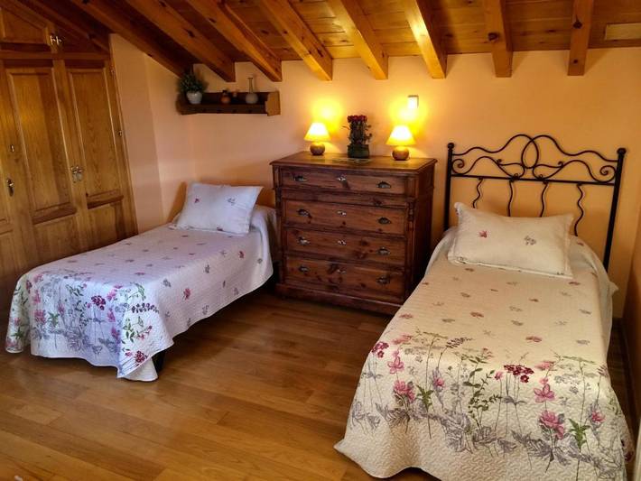 Casa rural para 11 personas, con Balcón y Jacuzzi además de Terraza y Vistas en Provincia de Segovia - 3