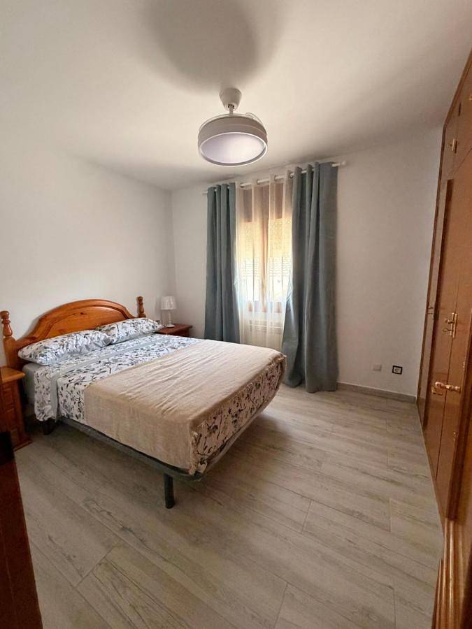 Casa rural para 16 personas, con Balcón y Jacuzzi además de Terraza y Jardín en La Bisbal del Panadés - 4