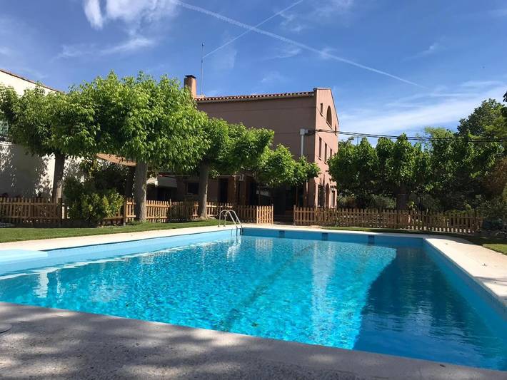 Casa rural para 14 personas, con Balcón/Terraza además de Jardín y Piscina en Alto Campo