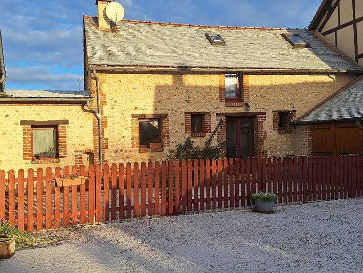 Location de vacances pour 8 personnes, avec vue et jardin à Fontaine-sous-Jouy - 3