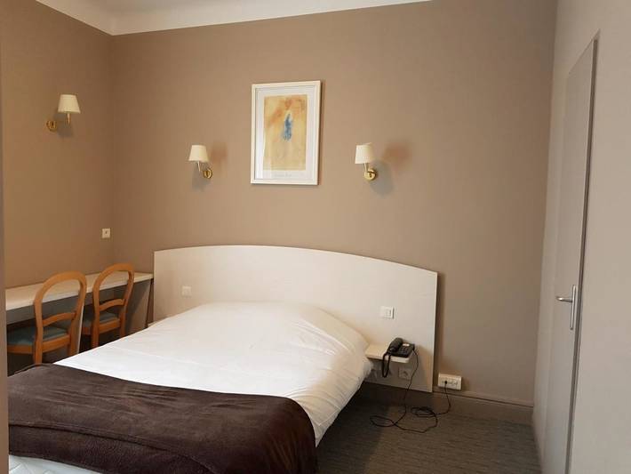 Hôtel pour 2 personnes, avec jardin ainsi que vue et terrasse, animaux acceptés à Étain (Meuse)