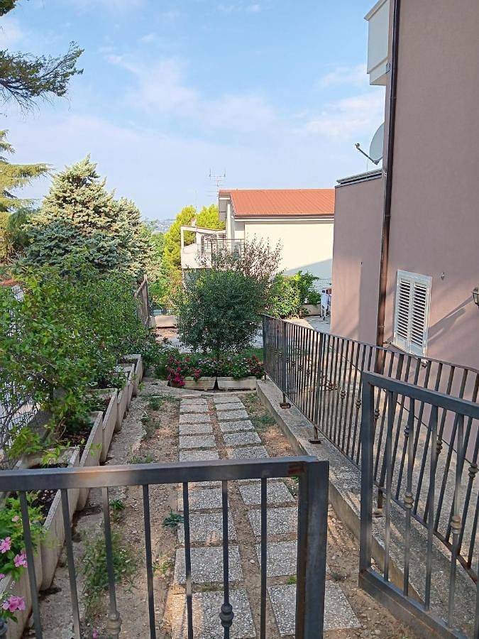 Ferienwohnung für 6 Personen, mit Ausblick und Garten in Pescara - 4