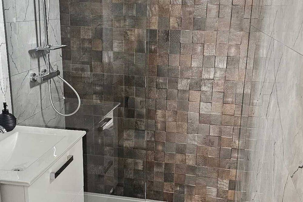 Appartamento intero, One-bedroom Apartment With Terrace Close to the Beach in Gajac, Pag