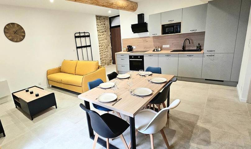 Gîte pour 6 personnes, avec vue et terrasse à Châteauneuf-sur-Isère