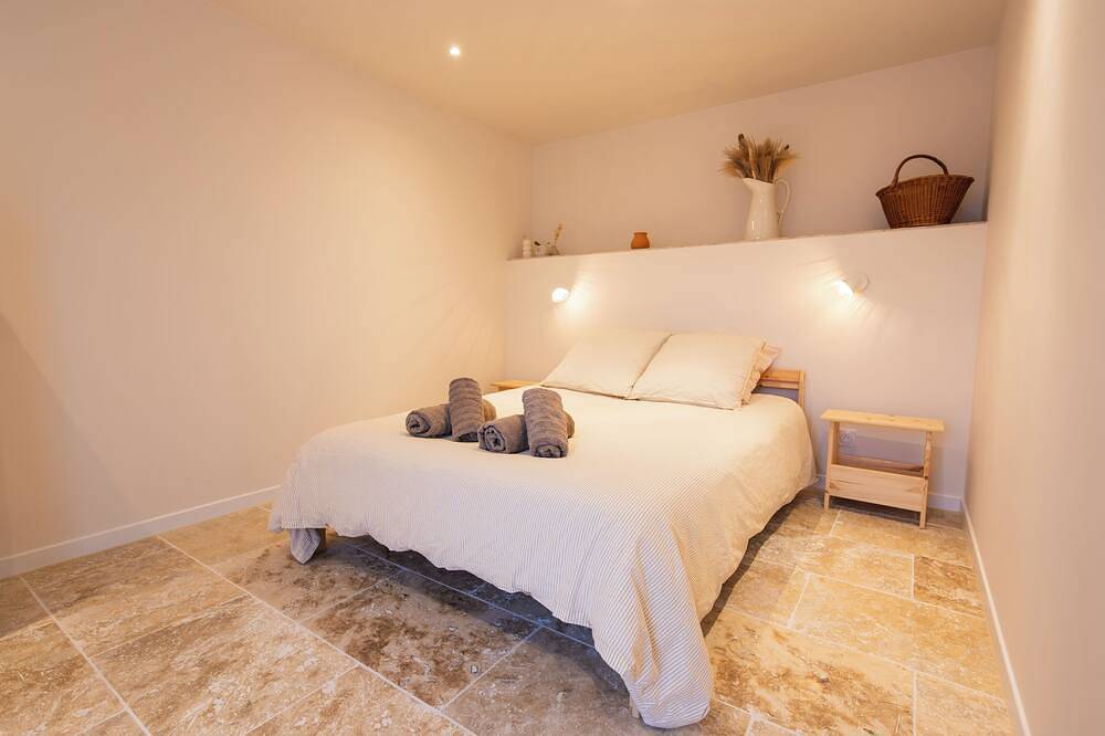 Apartamento entero, T2 Cosy - 4 pers - Parking & Netflix - Nature & Verdon in Vinon-sur-Verdon, Región Brignoles