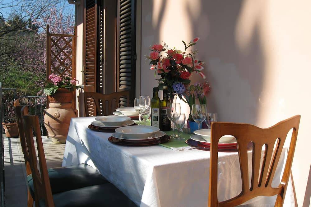 Appartamento intero, Aurora apartment, Charming Farmhouse with Private Pool and Private Outside Area in Terricciola, Pisa e dintorni