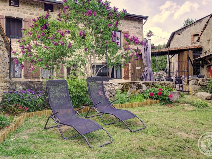 Gîte pour 12 personnes, avec jardin à Chalmazel - 3