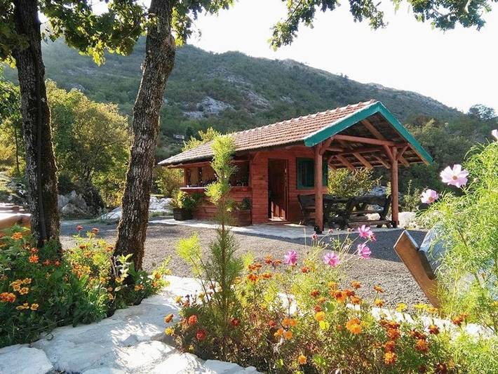 Camping für 12 Personen, mit Terrasse und Garten sowie Ausblick und Seeblick in Montenegro