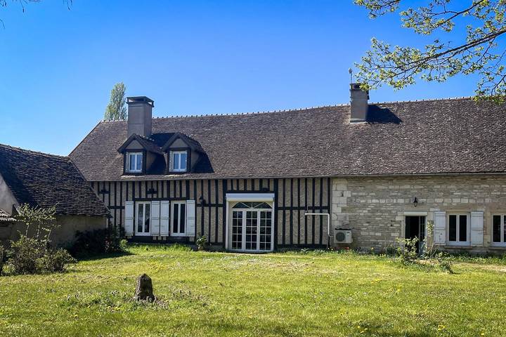Gîte pour 2 personnes, avec Terrasse et Jardin dans Combertault