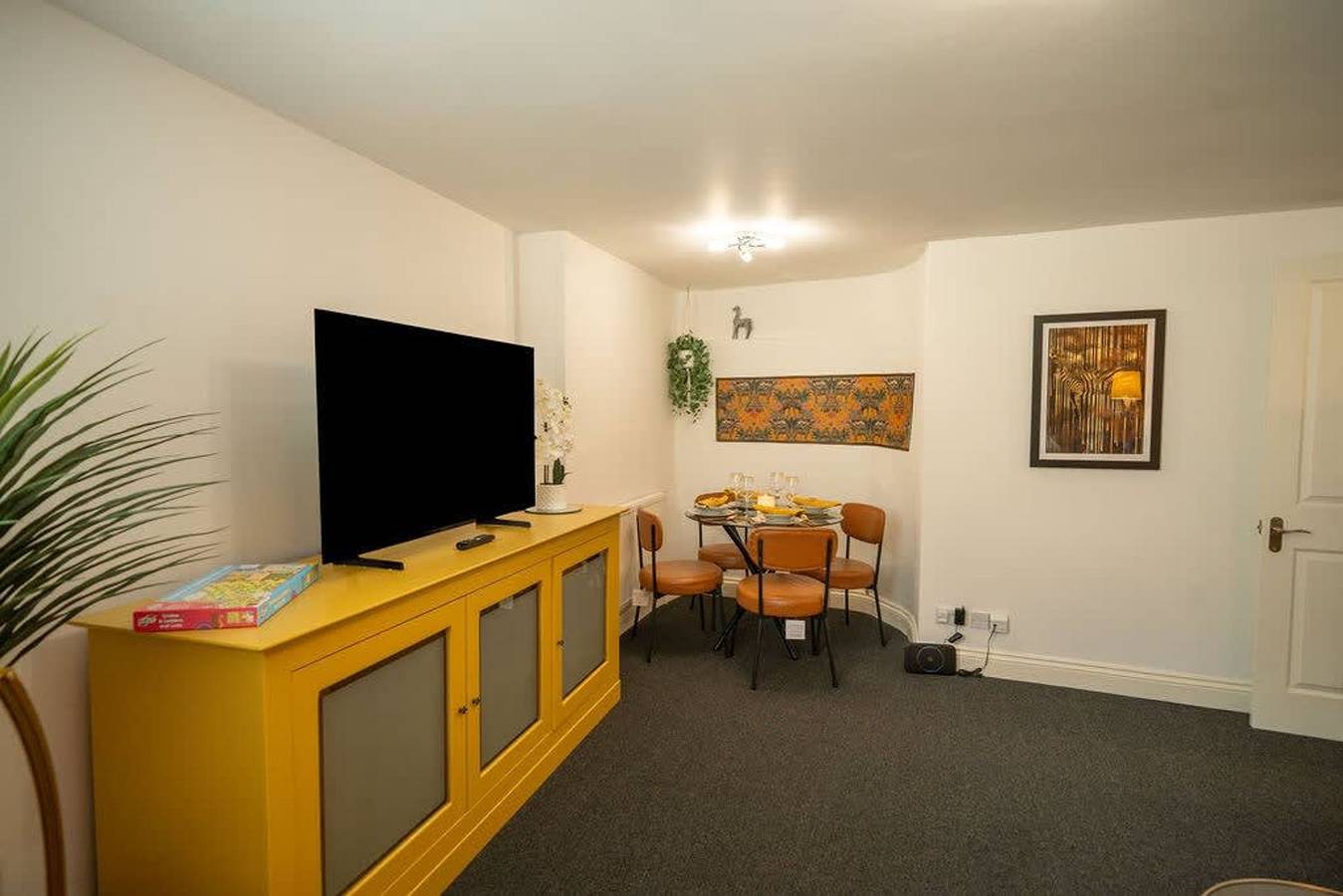 Entire apartment, Cotswolds  2Bed 1 Bath Historic Flat  Very Central in Cirencester, Gloucestershire