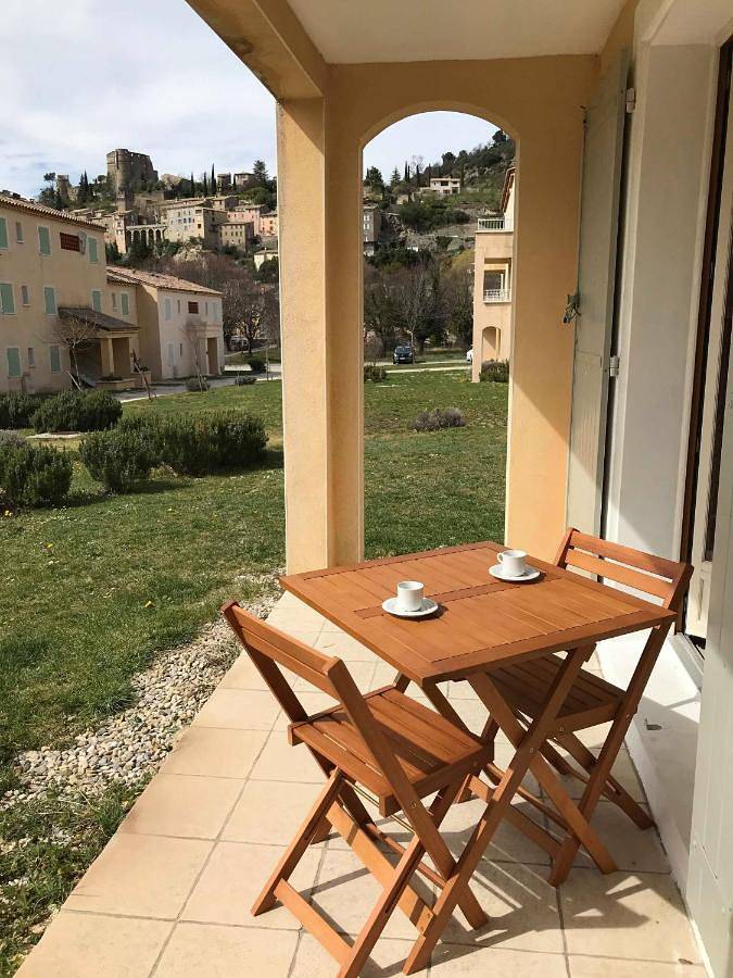 Three-Bedroom Apartment in Montbrun-les-Bains, Région de nyons