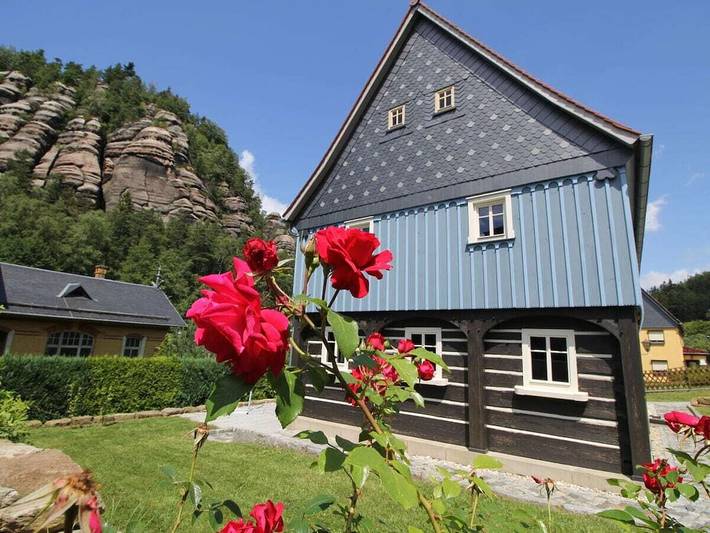 Ferienhaus für 12 Personen, mit Balkon und Terrasse sowie Garten und Sauna in Oybin