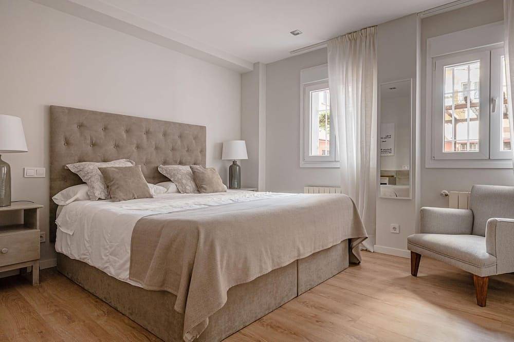 Apartamento entero, Avenida América - Apartamento confortable, junto a la estación in Chamartín (Madrid), Madrid
