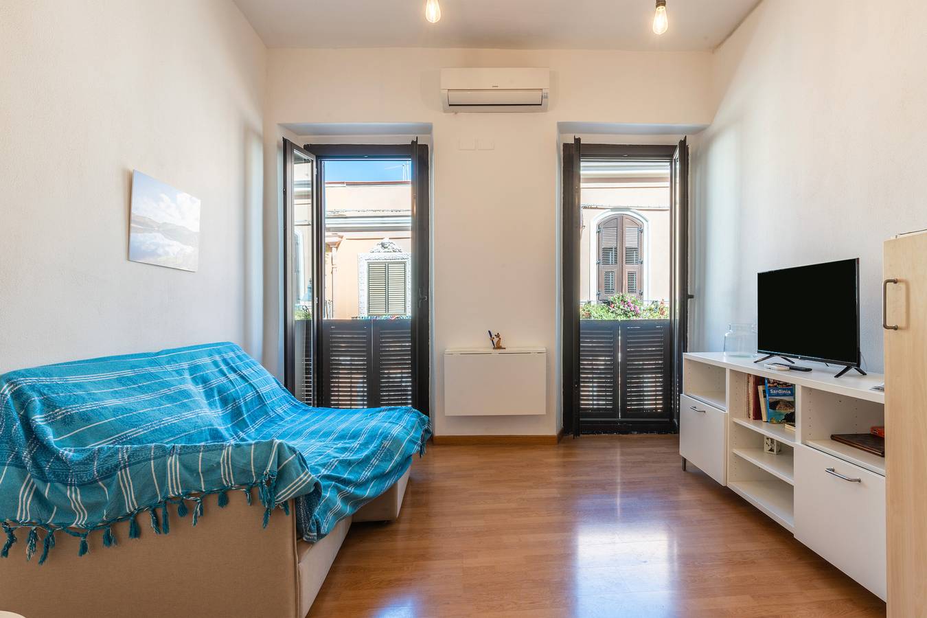 Holiday Home 'Terrazza Del Sole' with Private Terrace, Wi-Fi and Air Conditioning in Villanova (Sardinia), Cagliari