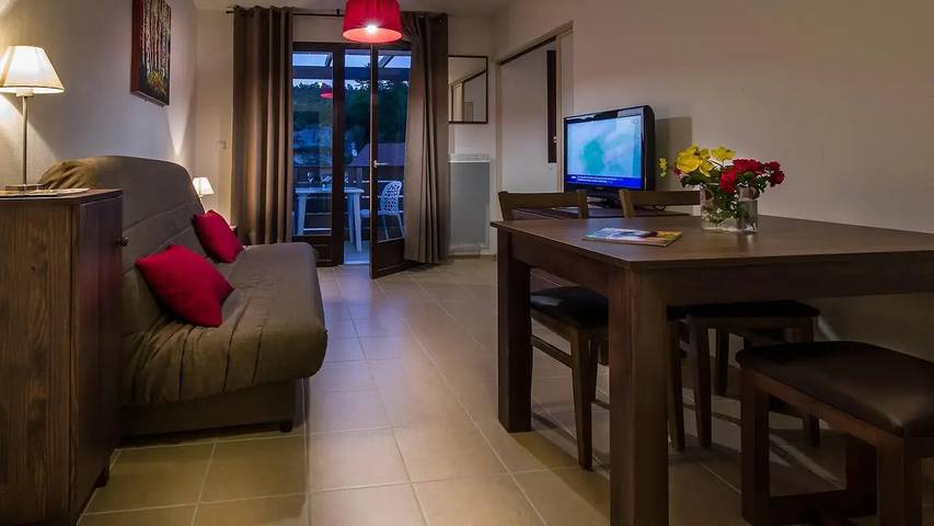 Gîte pour 5 personnes, avec piscine à Les Eyzies-de-Tayac-Sireuil - 3