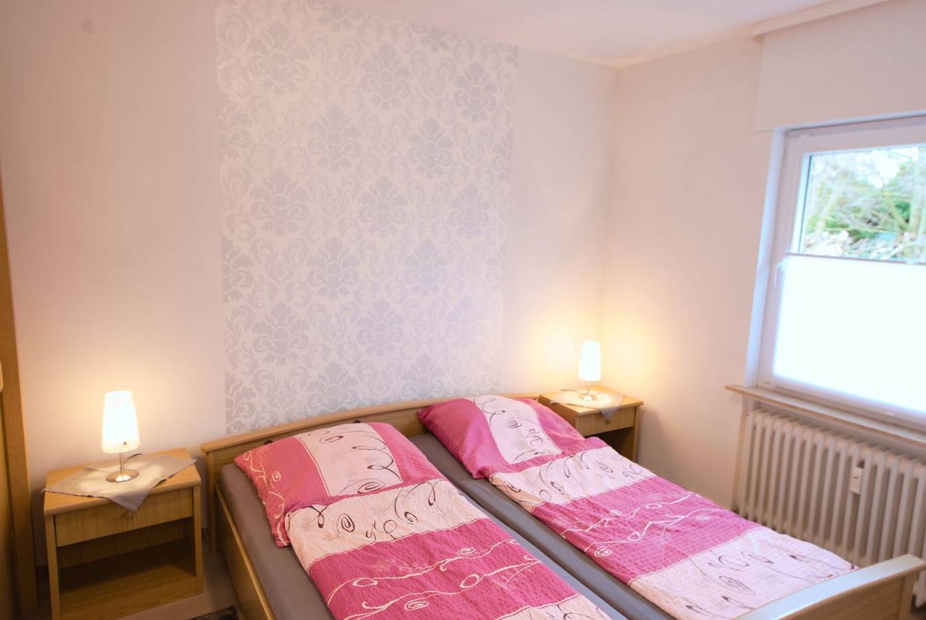 Apartamento entero, Strandnahe und gemütliche Parterre-Ferienwohnung mit Terrasse in Strand Norddeich, Norddeich