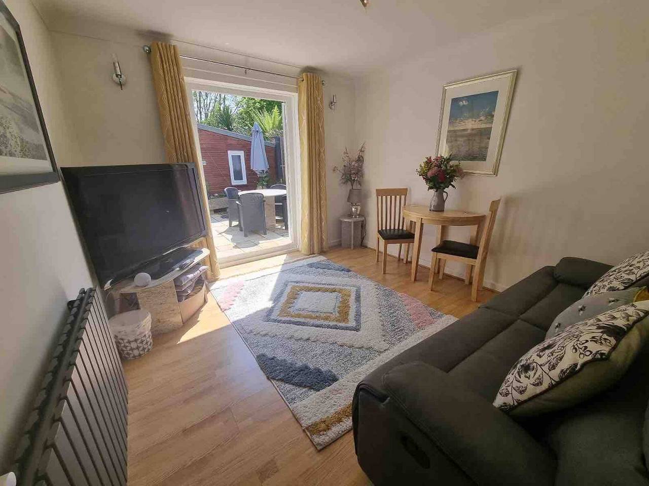 Entire apartment, Cosy Annex, south facing patio in Cornwall