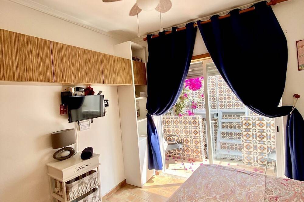 Cosy small room in Bb zenit Olhao in Olhão, Parque Natural da Ria Formosa