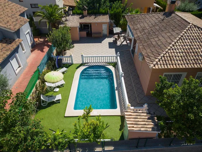 Casa rural para 8 personas, con piscina y jardín además de sauna y vistas, Familias con niños - 1