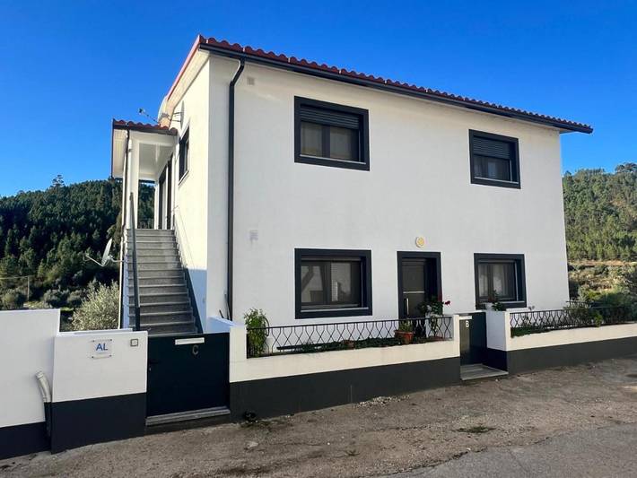 Location de vacances pour 6 personnes, avec vue et terrasse, animaux acceptés à Vila de Rei - 3