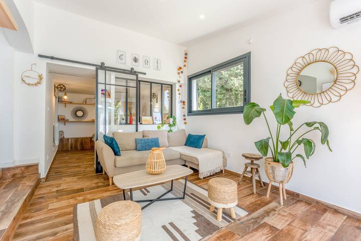 Entire apartment, Pich Home Serenity – Nature, Calm, and Genuine Connections in Miramas, Mediterranean Coast (France)