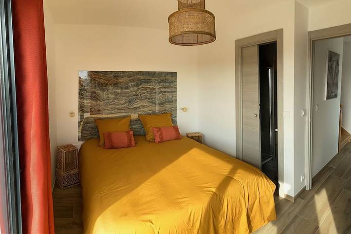 Location de vacances pour 6 personnes, avec jardin et balcon à Saint-Côme-de-Fresné - 4