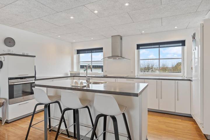 Ferienhaus für 10 Personen, mit Balkon/Terrasse und Whirlpool sowie Terrasse und Ausblick in Nissum Fjord - 3