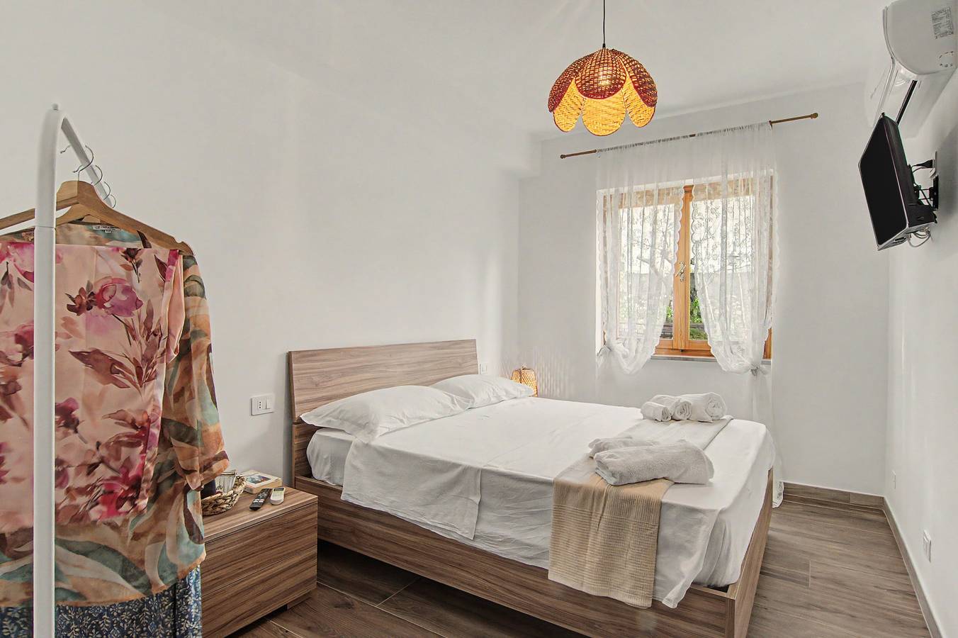 Room 'Maia Comfort' with Shared Garden, Wi-Fi and Air Conditioning in Oliveto Citra, Salerno Province