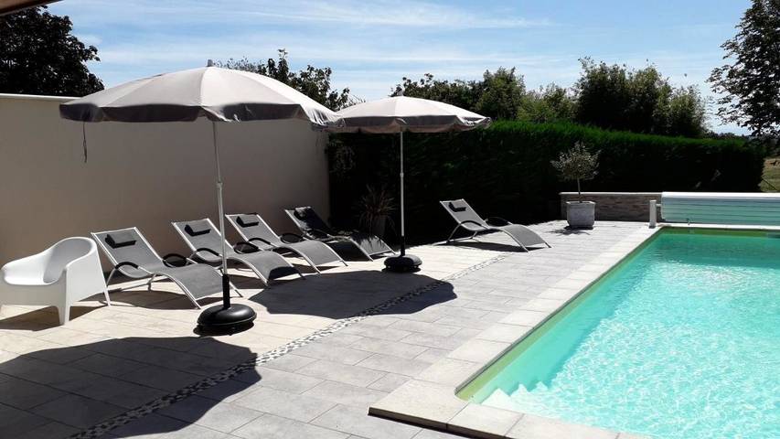 Gîte pour 9 personnes, avec piscine ainsi que vue et jardin à Sault-de-Navailles