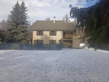 Gîte pour 8 personnes, avec vue ainsi que jardin et balcon à Chabottes