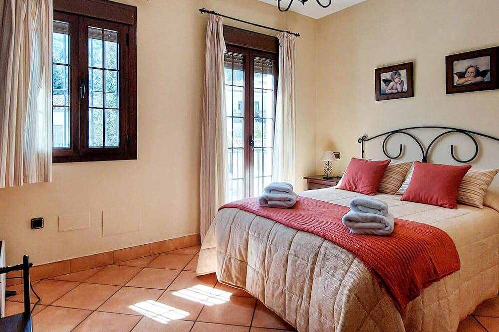 Cozy home in Grazalema with Wifi in Grazalema, White Villages