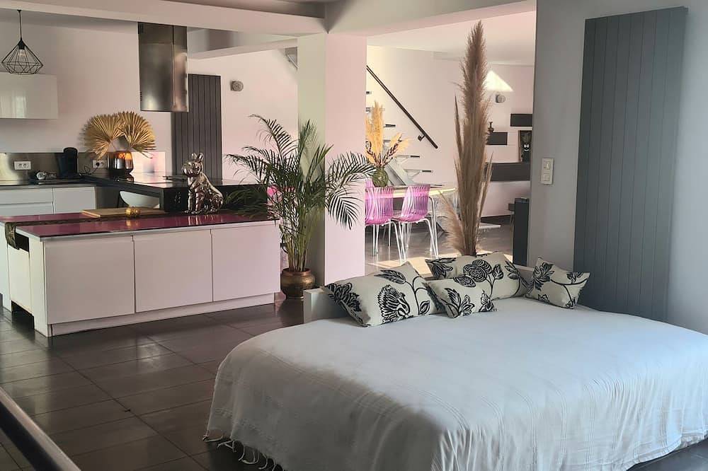 \"Esprit Loft 34\" à 20 mm des Plages/ bain à  remous 2 pers in Mauguio, Côte méditerranéenne (France)