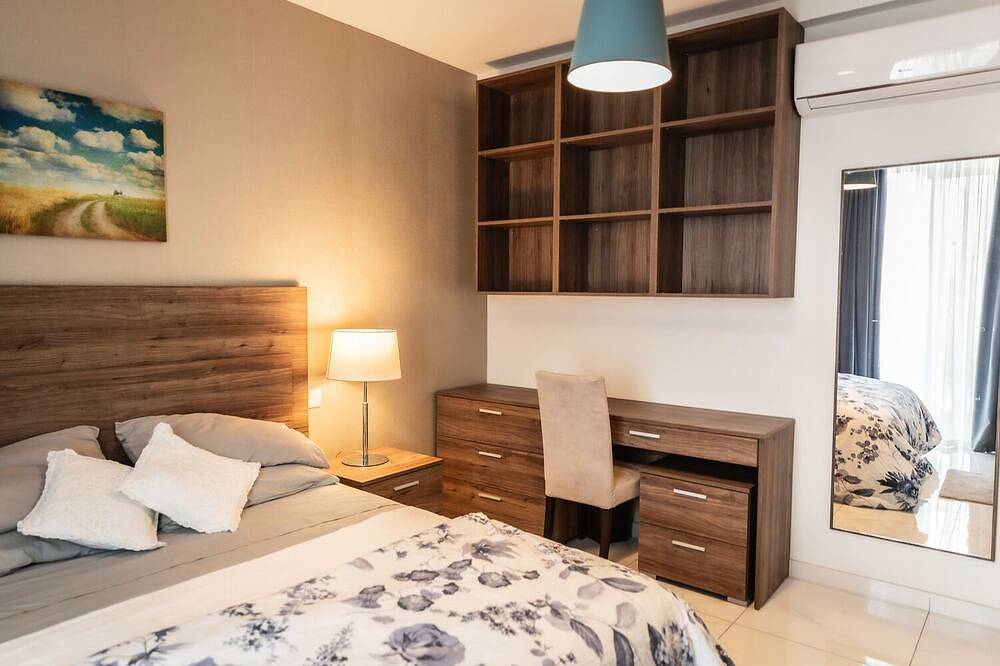 Entire apartment, Deluxe 3 Br Oasis With Pool Next to St Julians in San Giljan, Malta Island