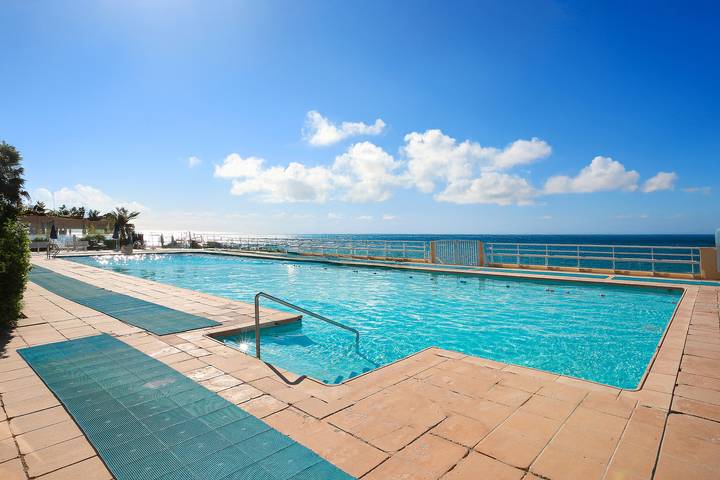 Gîte pour 6 personnes, avec piscine ainsi que balcon et vue sur l’océan à Roquebrune-Cap-Martin - 2