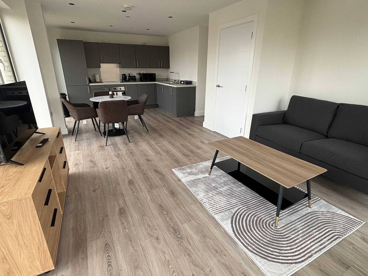 Appartement entier, Chic Urban Living-2Bed2Bath Apartment with Parking in Birmingham, Région de Birmingham