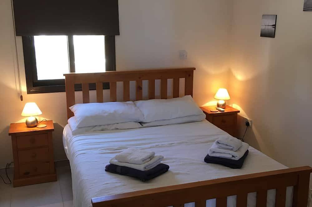 Privater Pool - Alle en-suite - Spielzimmer - Große Sonnenterrasse - Klimaanlage - Wifi in Πισσούρι, Südzypern