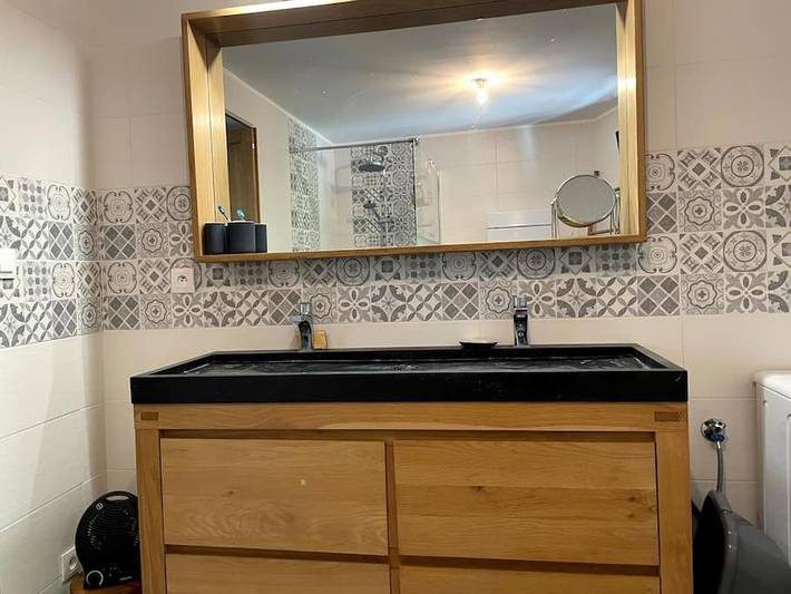Location de vacances pour 8 personnes, avec Terrasse ainsi que Jardin et Vue à Burzet - 3