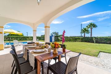 Villa voor 8 Personen in Guia, Faro District, Afbeelding 3