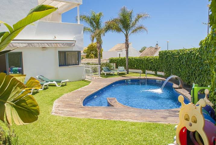 Casa rural para 8 personas, con jardín y terraza, Familias con niños en Calafell