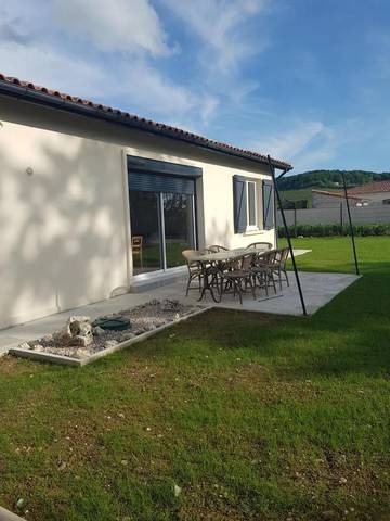 Gîte pour 7 personnes, avec jardin, animaux acceptés à Sainte-Livrade-sur-Lot