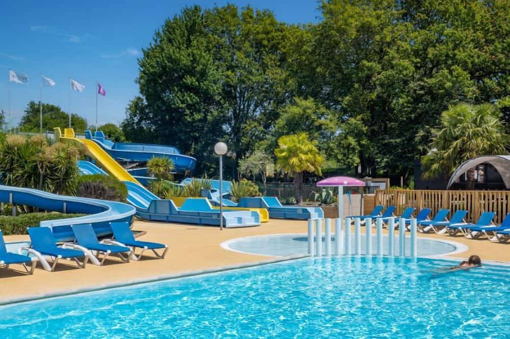 Camping familial 4* | Mobil-home + Accès piscine in Monterblanc, Regional Natural Park of the Golfe du Morbihan