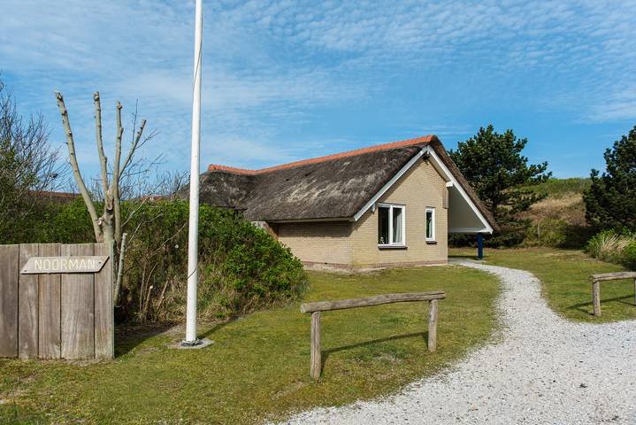Vakantiehuis voor 6 personen, with Balkon/Terras and Terras as well as Tuin op Ameland
