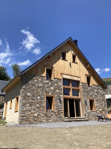 Gîte pour 12 personnes, avec jardin à Cazeaux-de-Larboust
