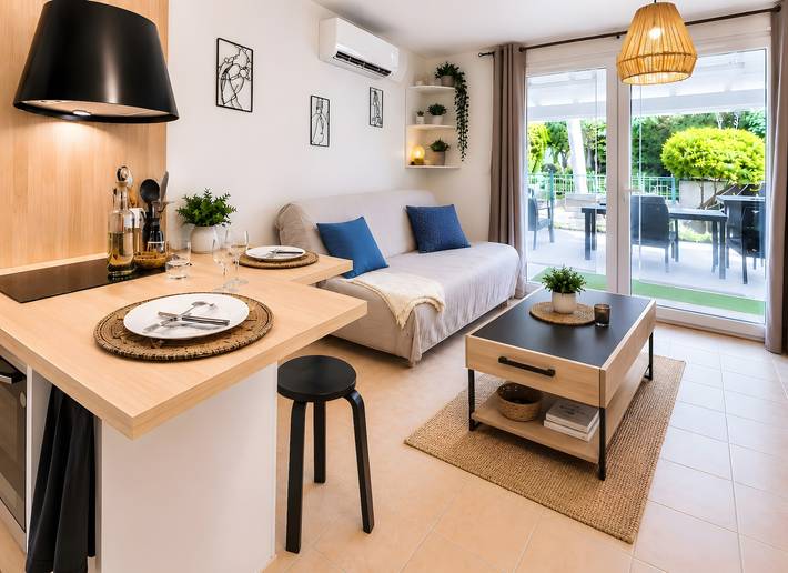Ferienhaus „Maison – Residenz mit Pool“ mit Gemeinschaftspools, Wlan und Klimaanlage in Calvisson, Mittelmeerküste (Frankreich)