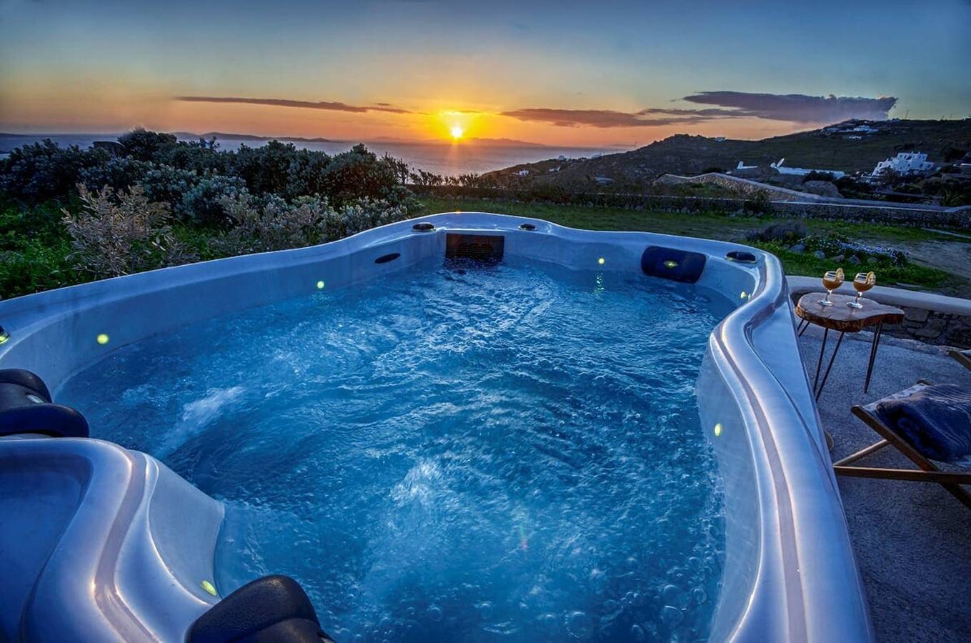 Splendid Mykonos Apartment | Mykonos Chaming Nest | 1 Bedroom | Private Outdoor Jacuzzi & Breathtaking Sea Views | Perfect for a Couples Getaway | Tourlos in Tourlos (Mykonos), Mykonos