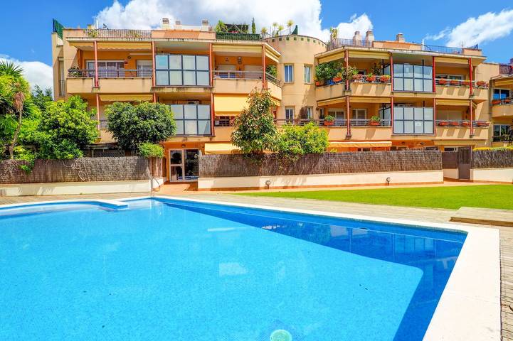 Gîte pour 4 personnes, avec piscine ainsi que jardin et terrasse à Sitges - 2