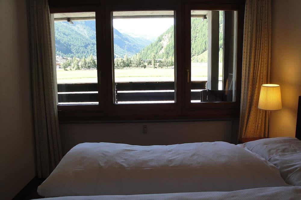 Ganze Wohnung, 2 Zimmer, Küche, Südbalkon, überdachter Parkplatz im ruhigem Täsch (Zermatt) in Täsch, Walliser Alpen